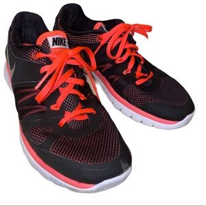 Nike mesh running shoes black coral lace up